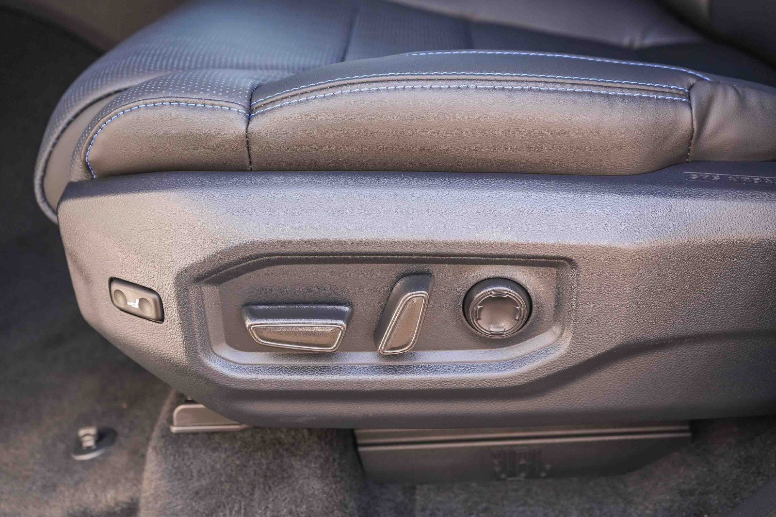 New 2026 Celestial Silver Metallic Toyota  Platinum image 29