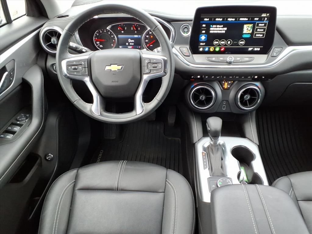 Used 2024 Sterling Gray Metallic Chevrolet LT image 3