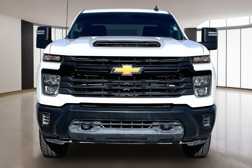 Used 2025 Summit White Chevrolet WT image 3