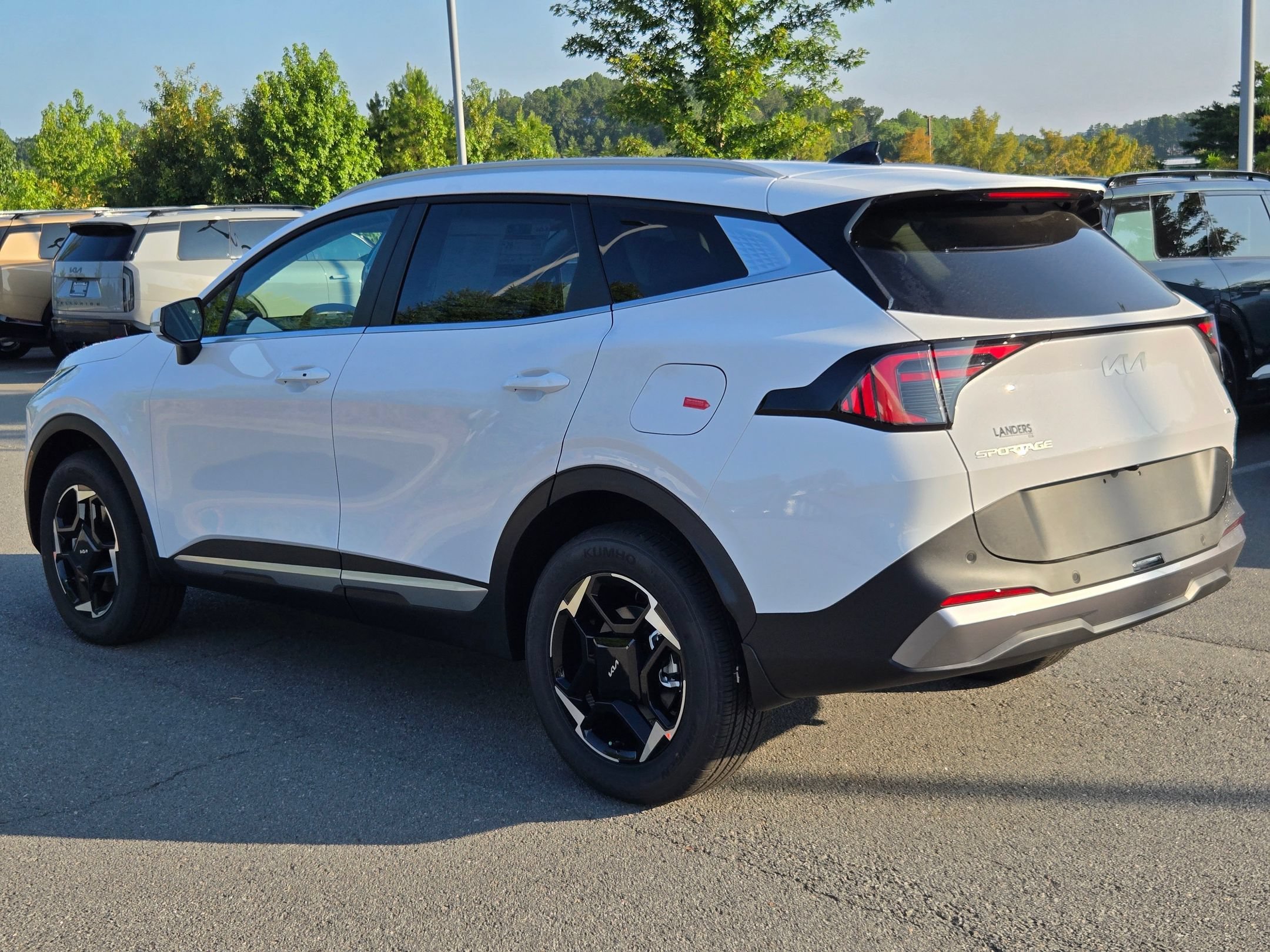New 2026 Glacial White Pearl Kia EX image 5