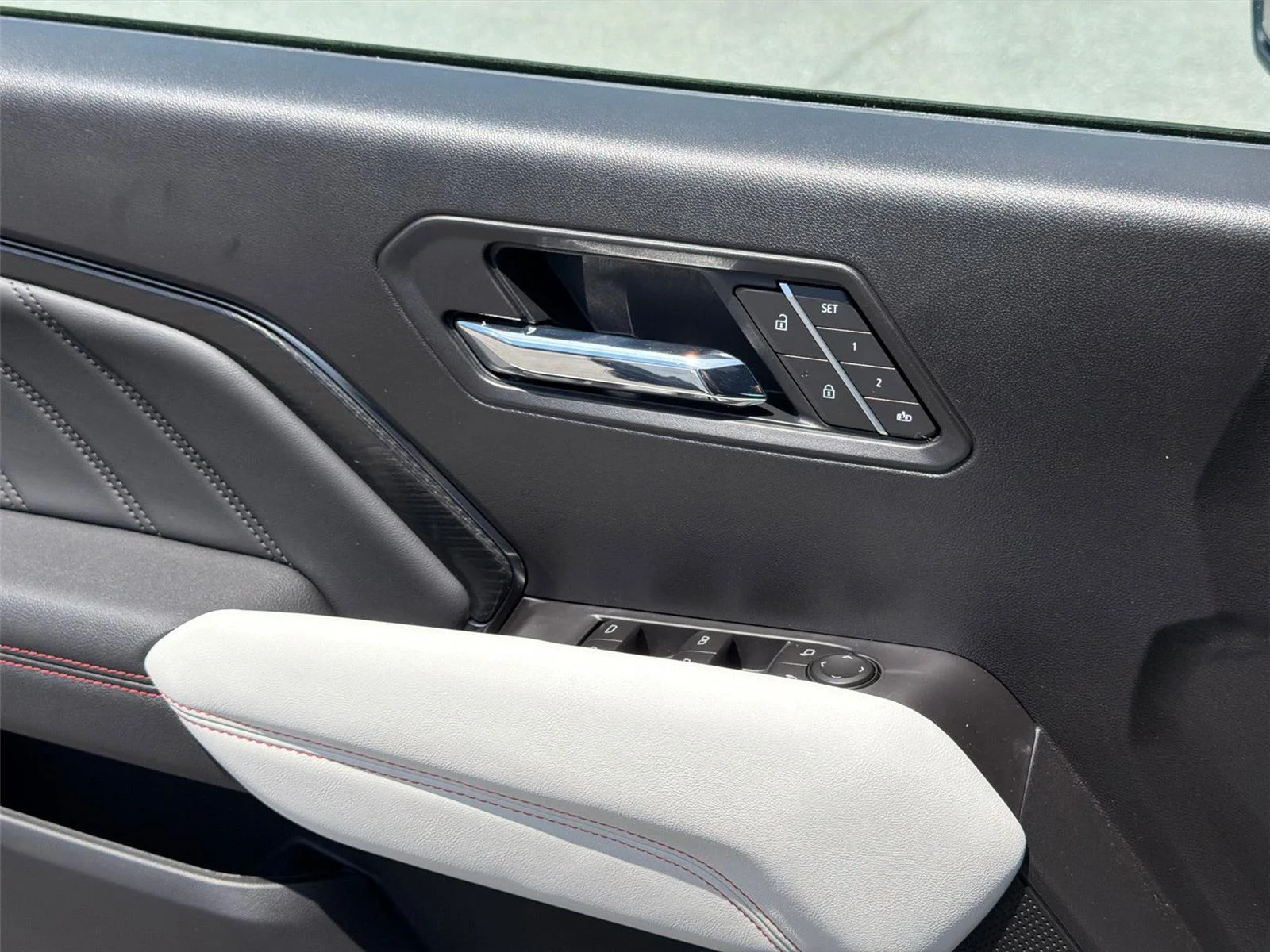 2026 GMC Canyon AT4X - Photo 27