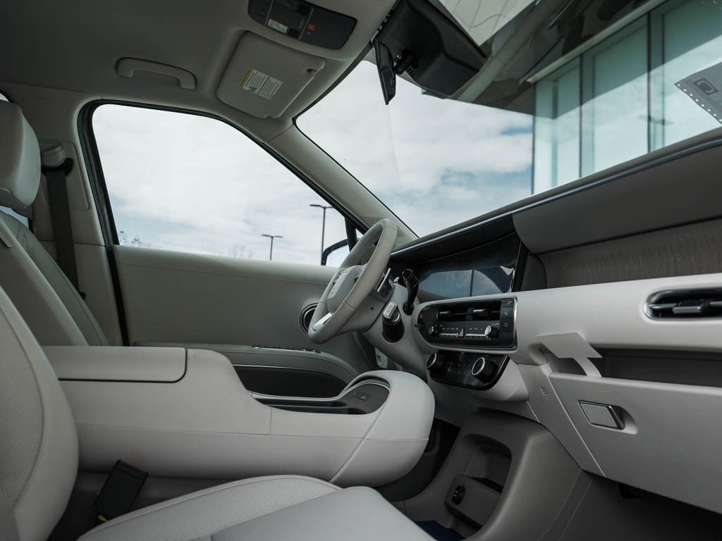 New 2026 Creamy White Pearl Hyundai SEL 7P AWD image 11