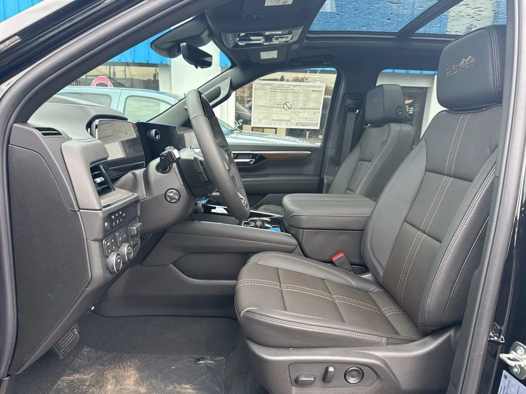 2026 Chevrolet Suburban High Country - Photo 14
