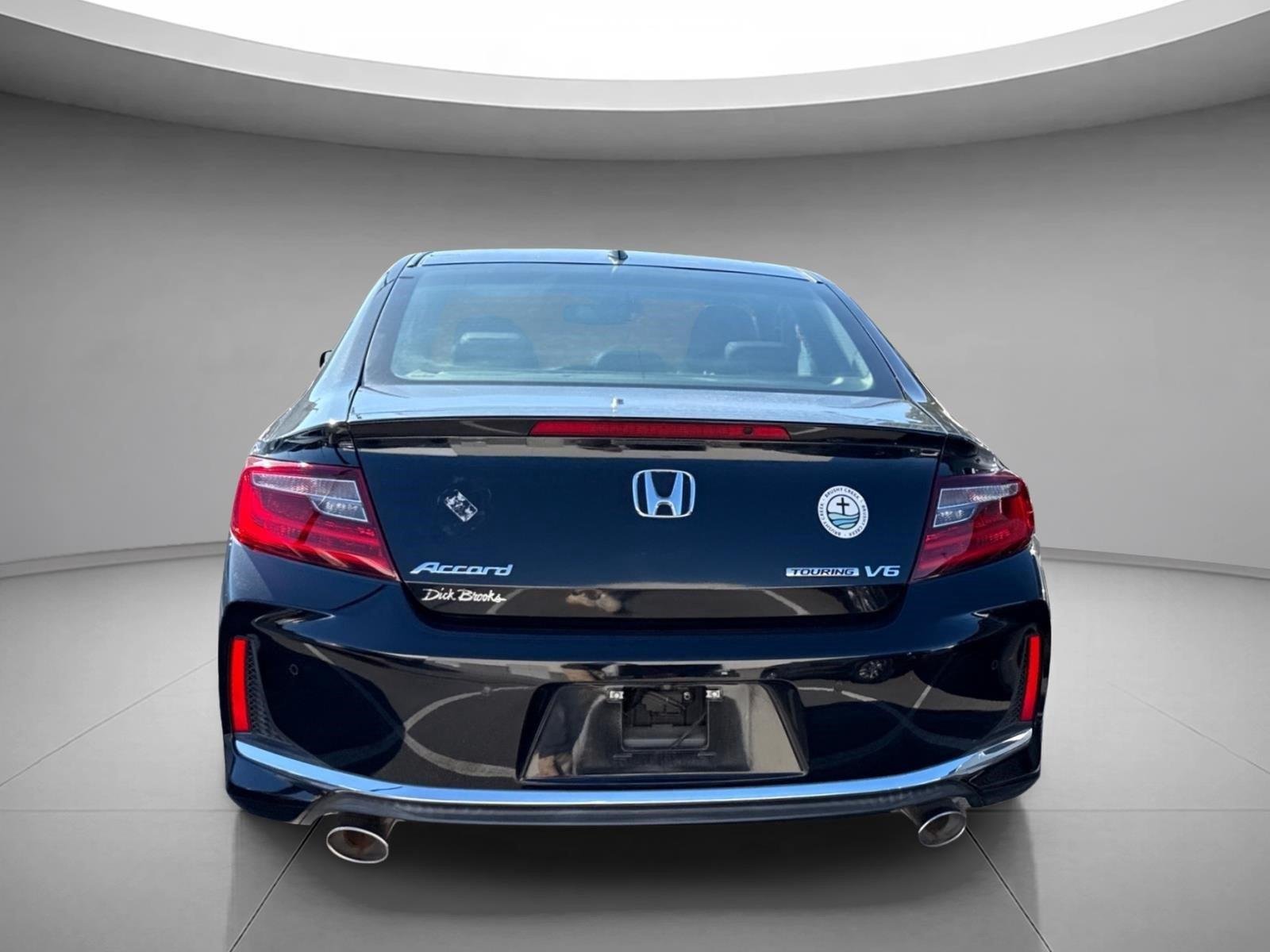 Used 2017 Crystal Black Pearl Honda Touring image 10