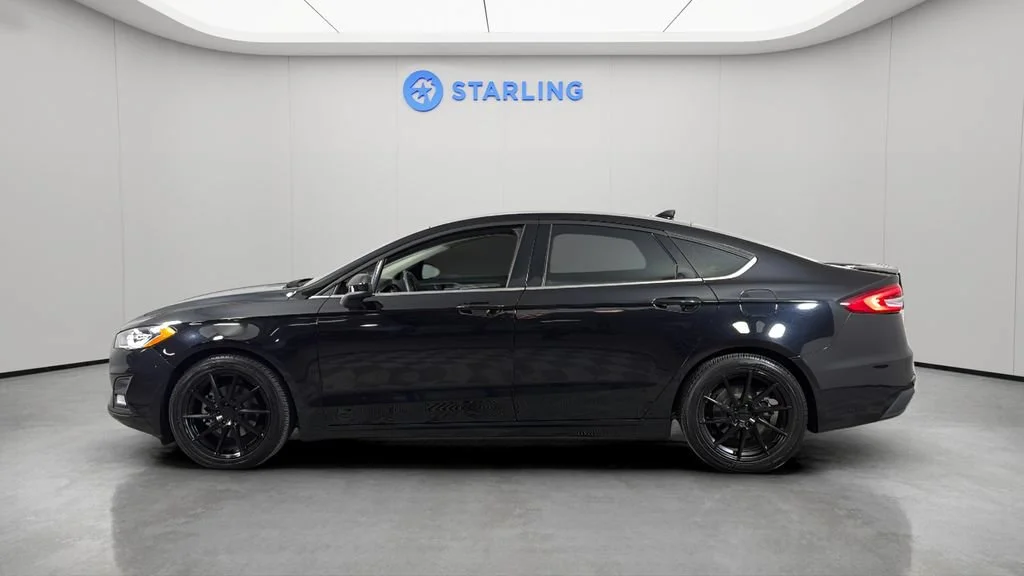 Used 2019  Ford SE image 3