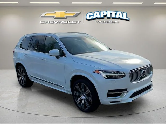 Used 2022 White Volvo T8 Inscription 7 Passenger image 7
