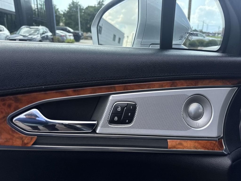 Used 2020 Silver Lincoln Reserve image 20