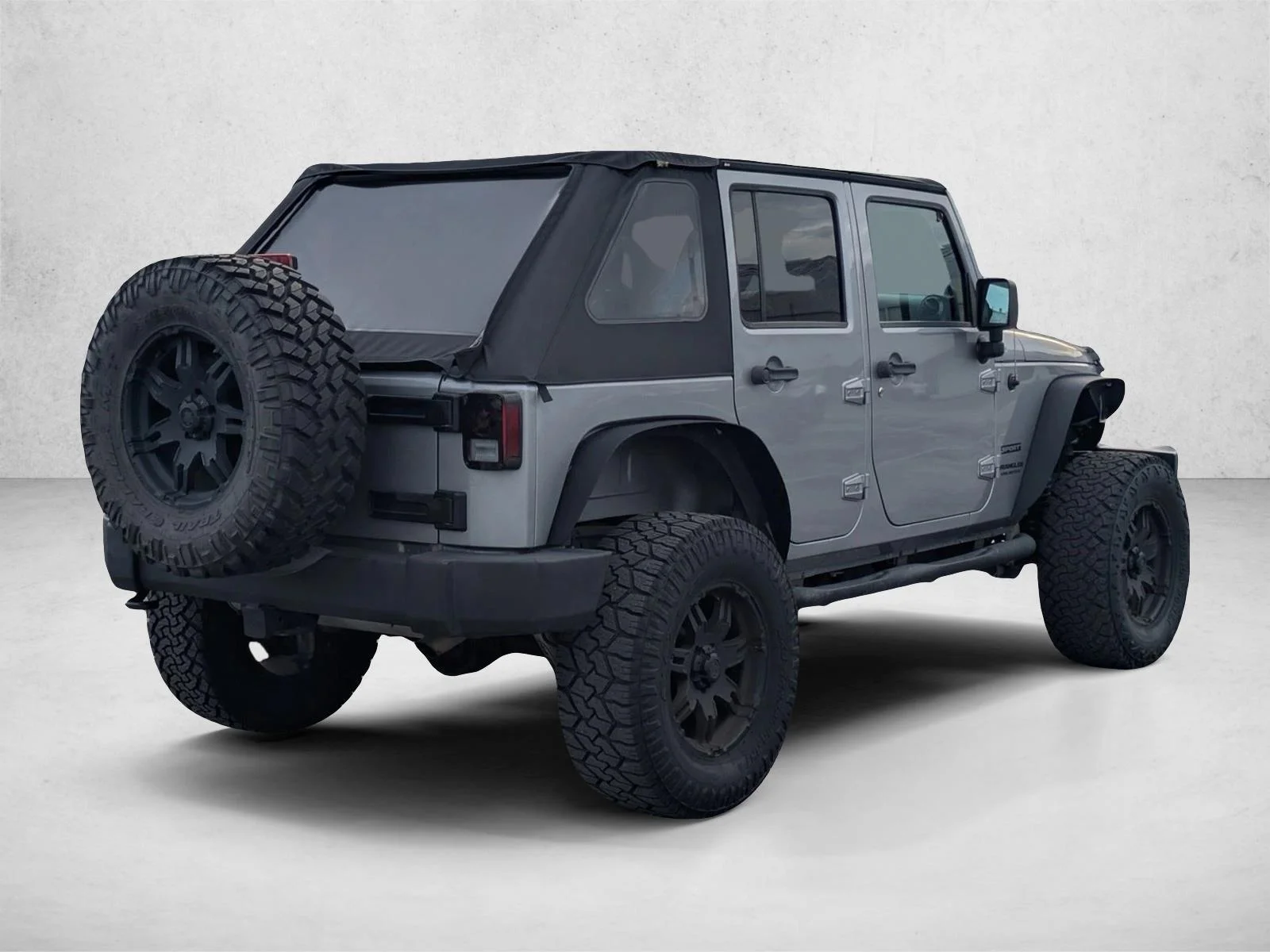 Used 2014 Billet Metallic Clearcoat Jeep Sport image 5
