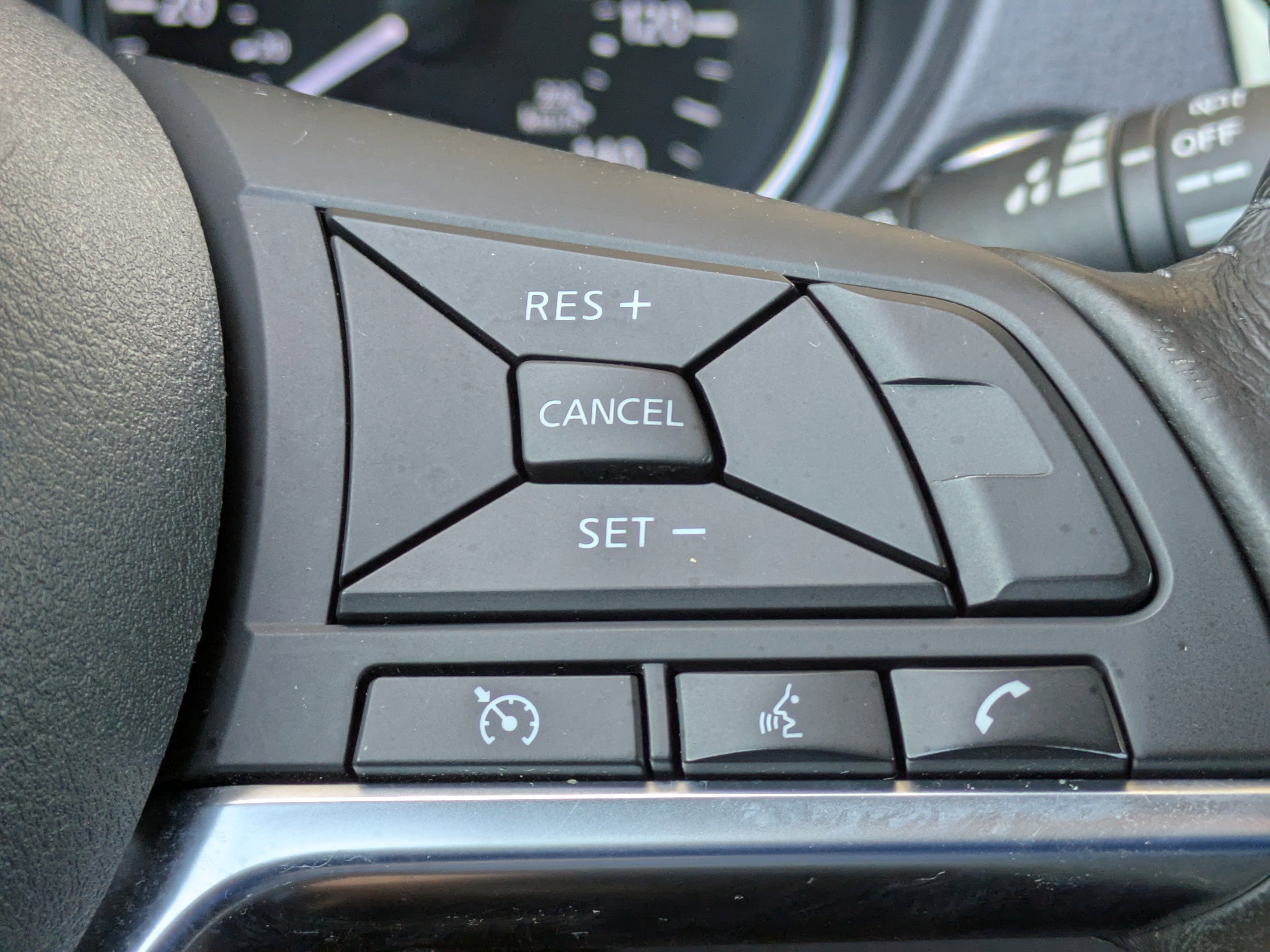 2018 Nissan Rogue SV - Photo 25