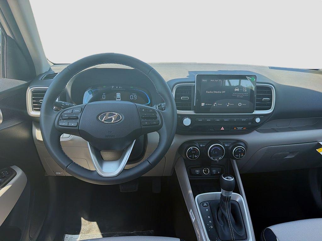 New 2026 Shimmering Silver Hyundai SEL image 14