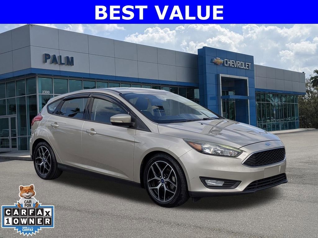 2017 Ford Focus 5 Door Hatch SEL's photo