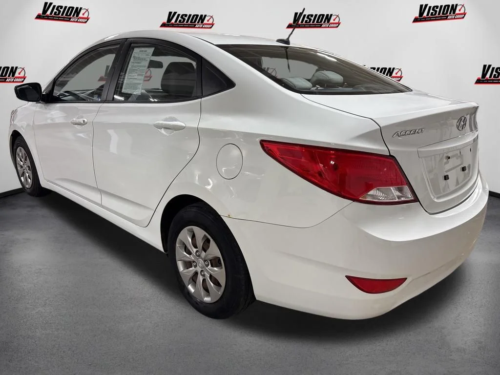Used 2016 White Hyundai SE image 7