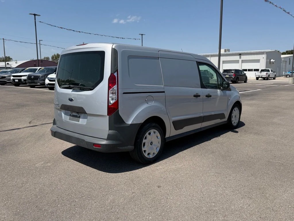 Used 2016 Silver Ford XL image 3