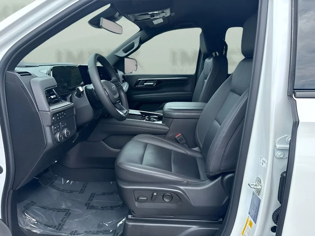 Used 2025 Beige Chevrolet Z71 image 5