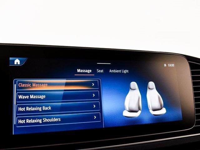 New 2026 MANUFAKTUR Moonlight White Magno Mercedes-Benz GLE 53 AMG® image 96