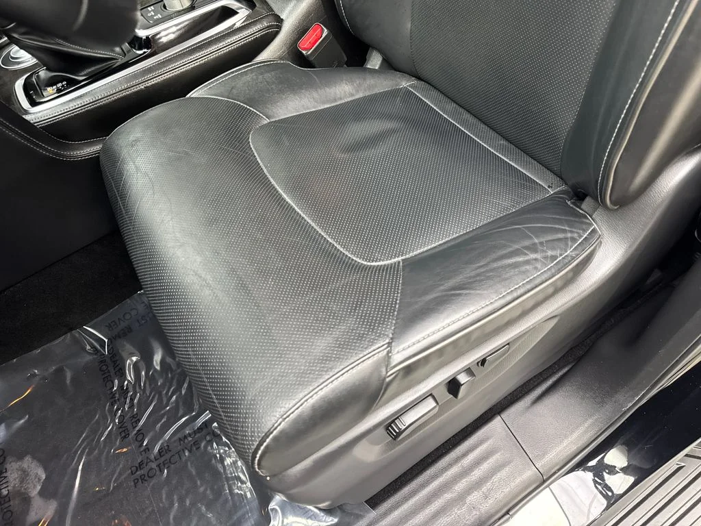 Used 2023 Black INFINITI LUXE image 28