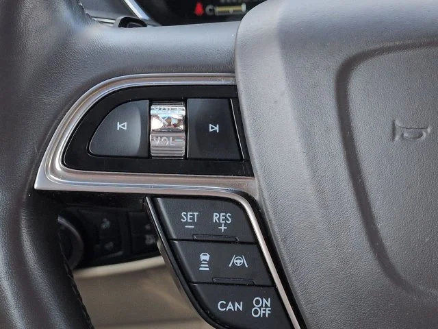 Certified Used 2019 Diamond Lincoln Reserve image 25