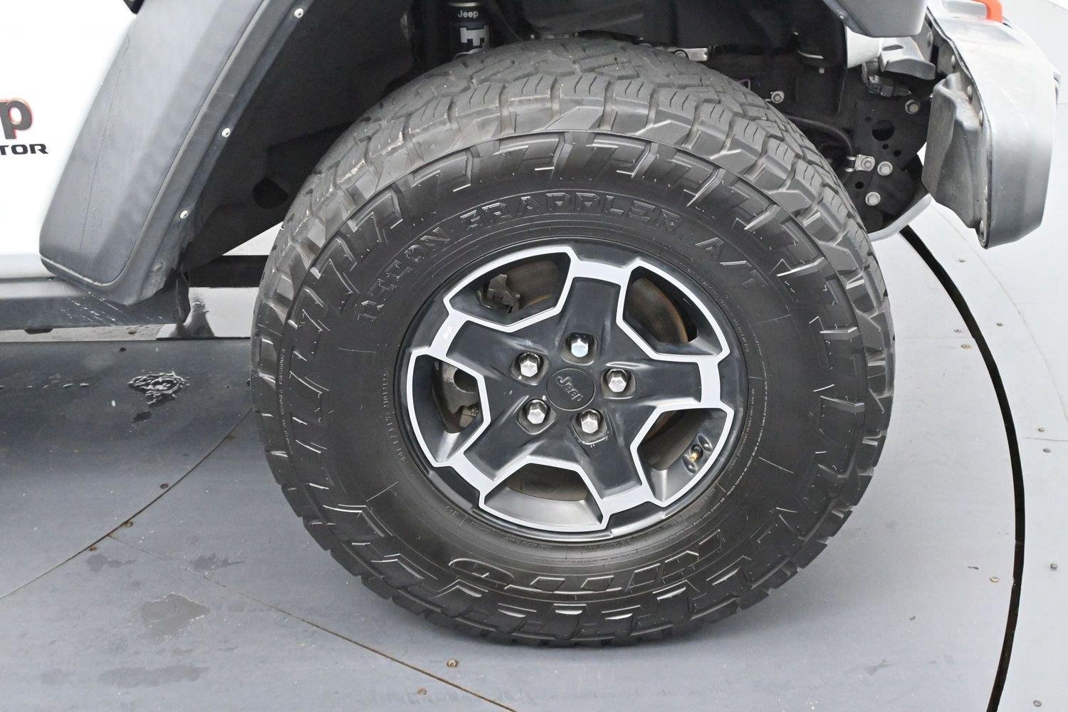 Used 2022 Bright White Clearcoat Jeep Mojave image 30
