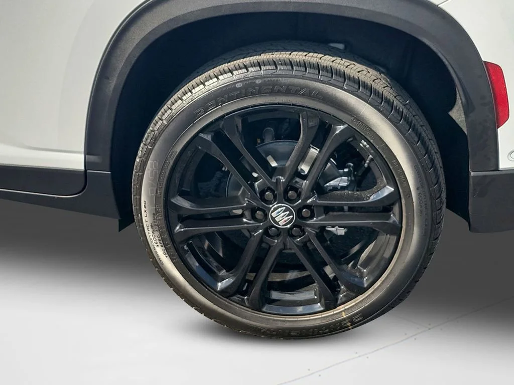 New 2026 Iridescent White Tricoat Buick Preferred image 18