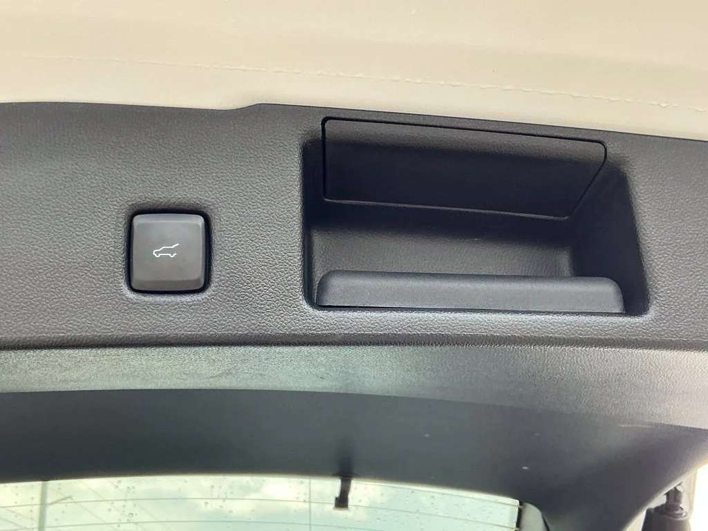 Used 2021 White Ford SEL image 18