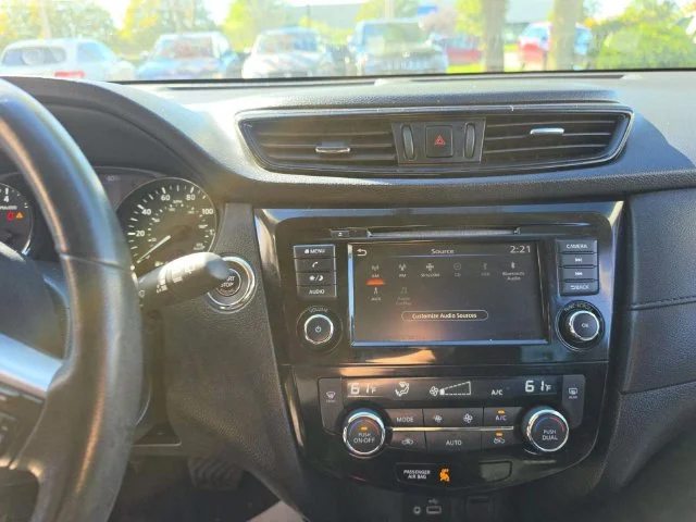 Used 2018 Gray Nissan SV image 6