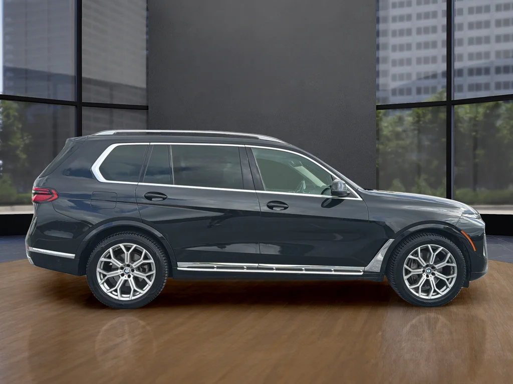 Used 2025 Black BMW xDrive40i image 17