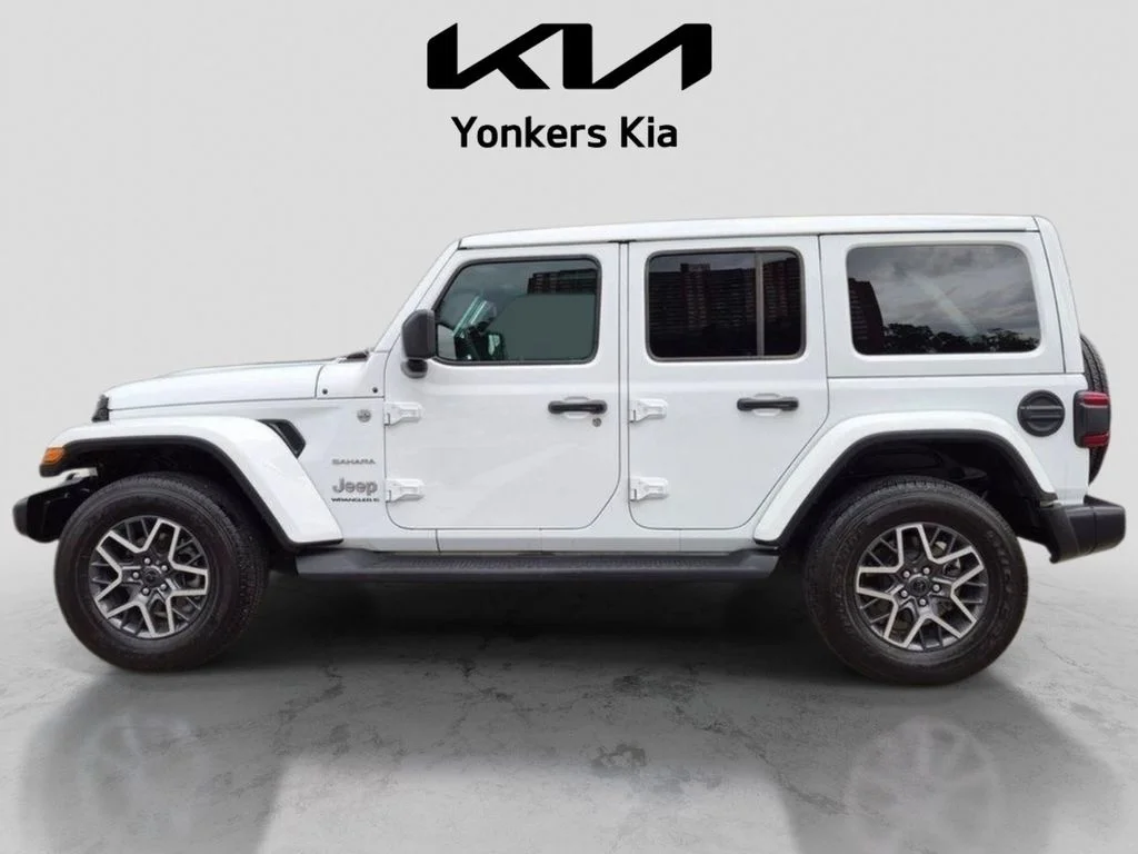 Used 2024 White Jeep Sahara image 11