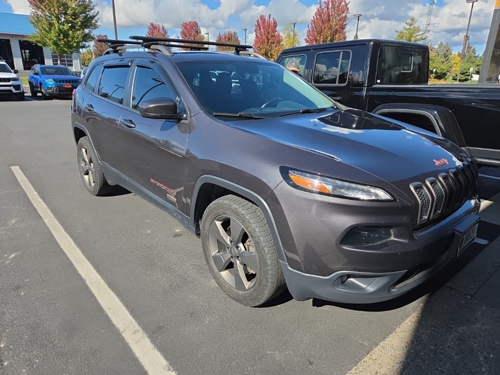 Used 2017 Gray Jeep Latitude image 3