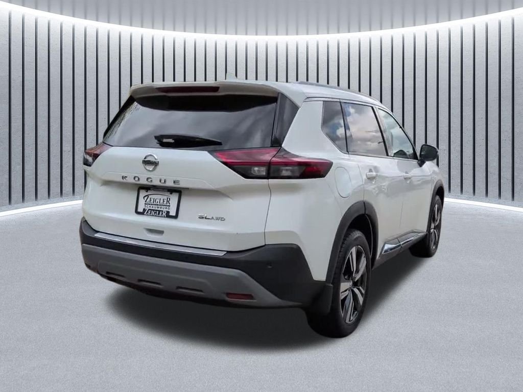 Used 2021 White Nissan SL image 5