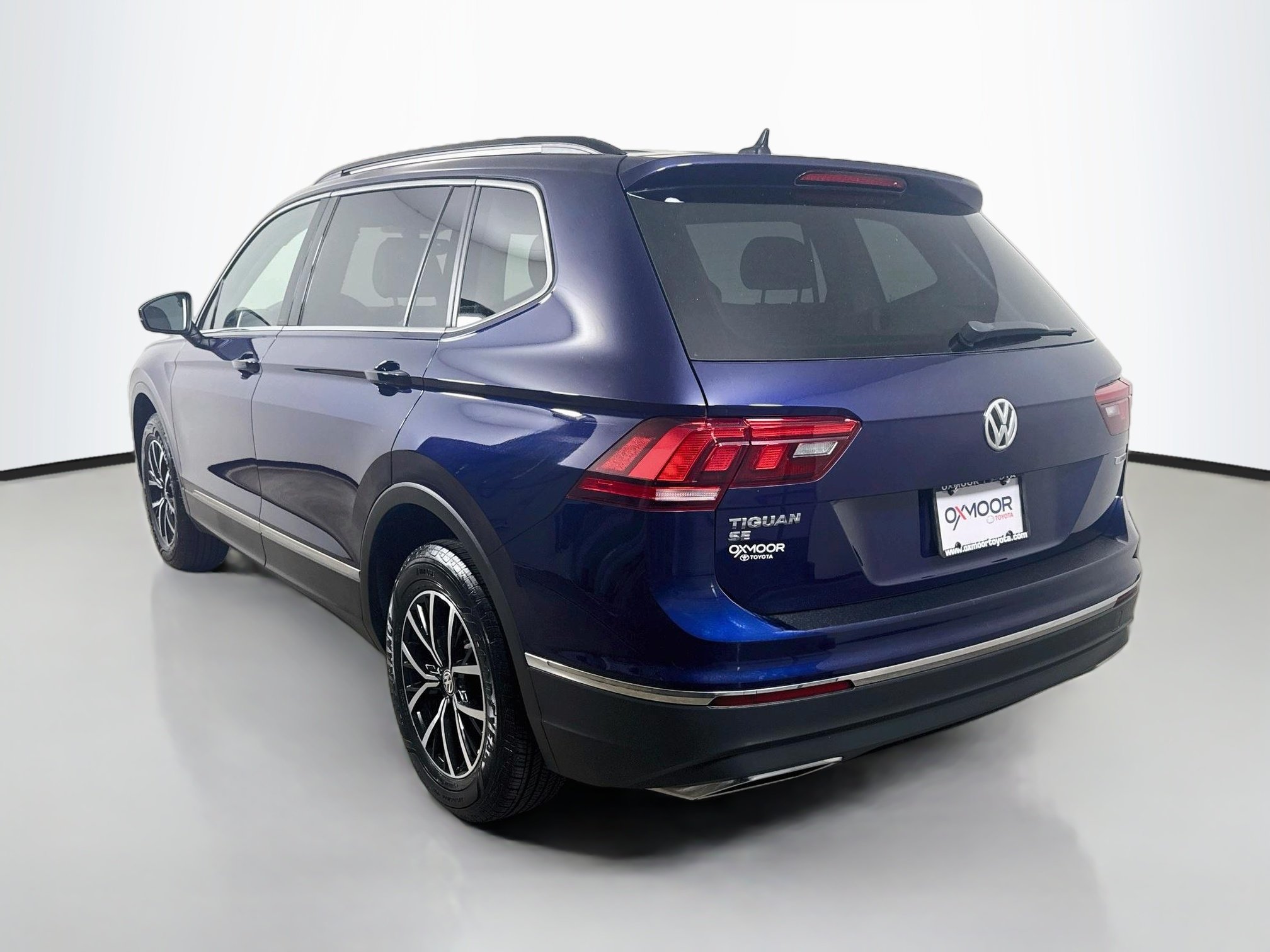 Used 2021 Atlantic Blue Metallic Volkswagen SE image 5