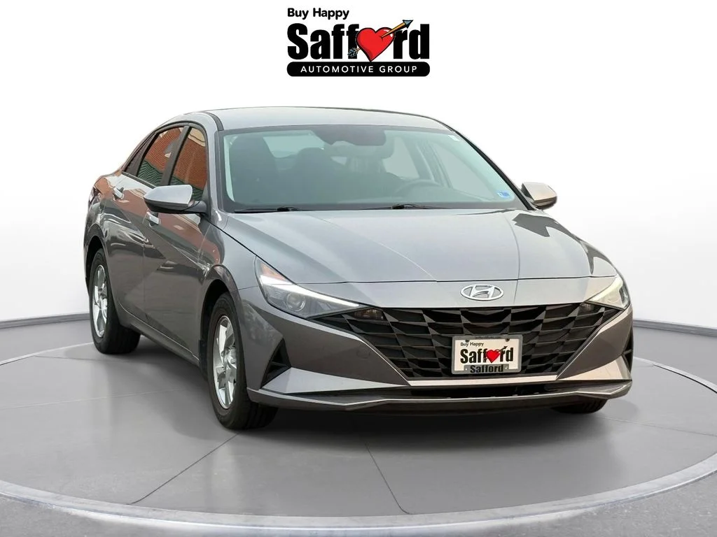 Used 2023  Hyundai SE image 9