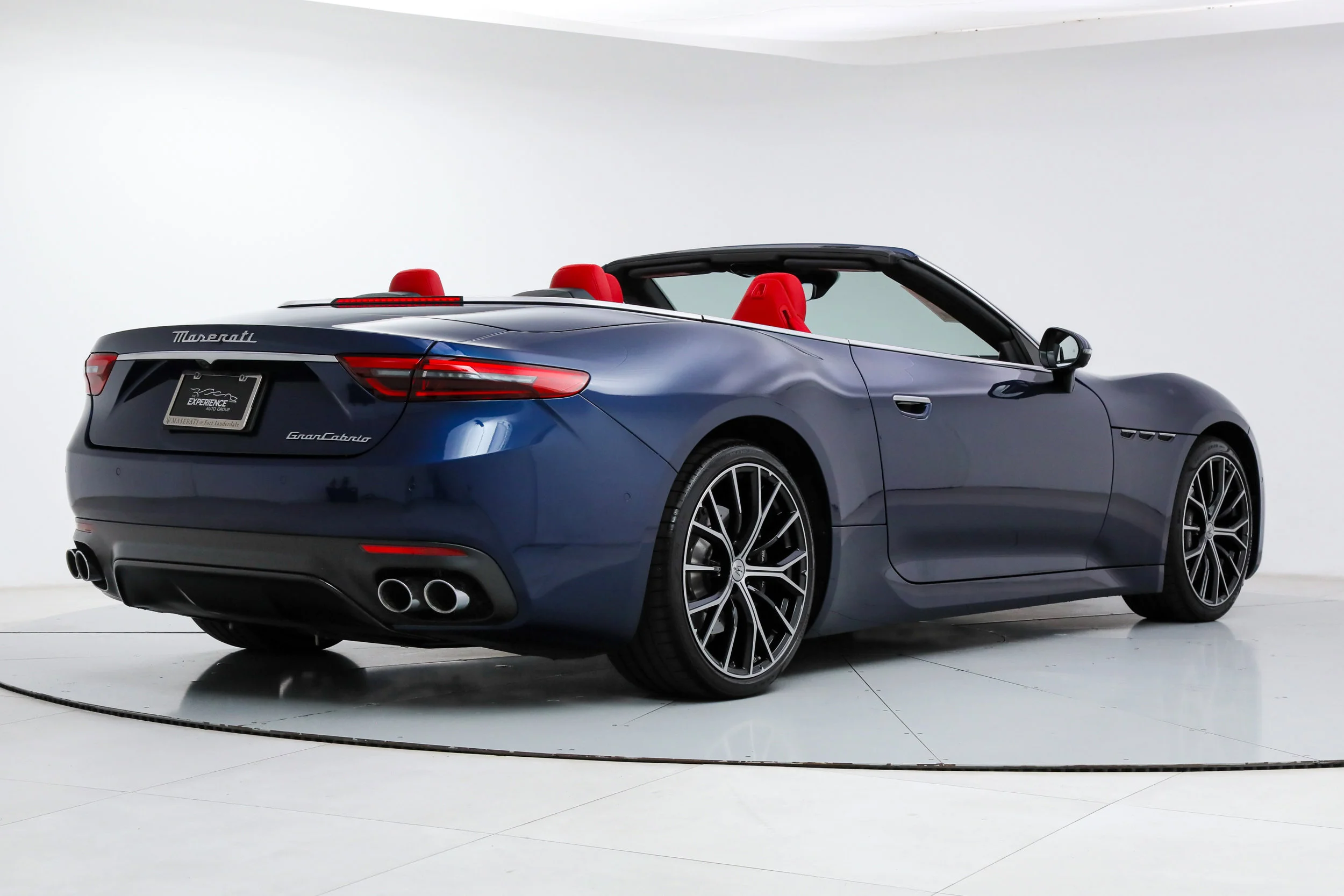 Certified Used 2026 Blue Maserati  image 9