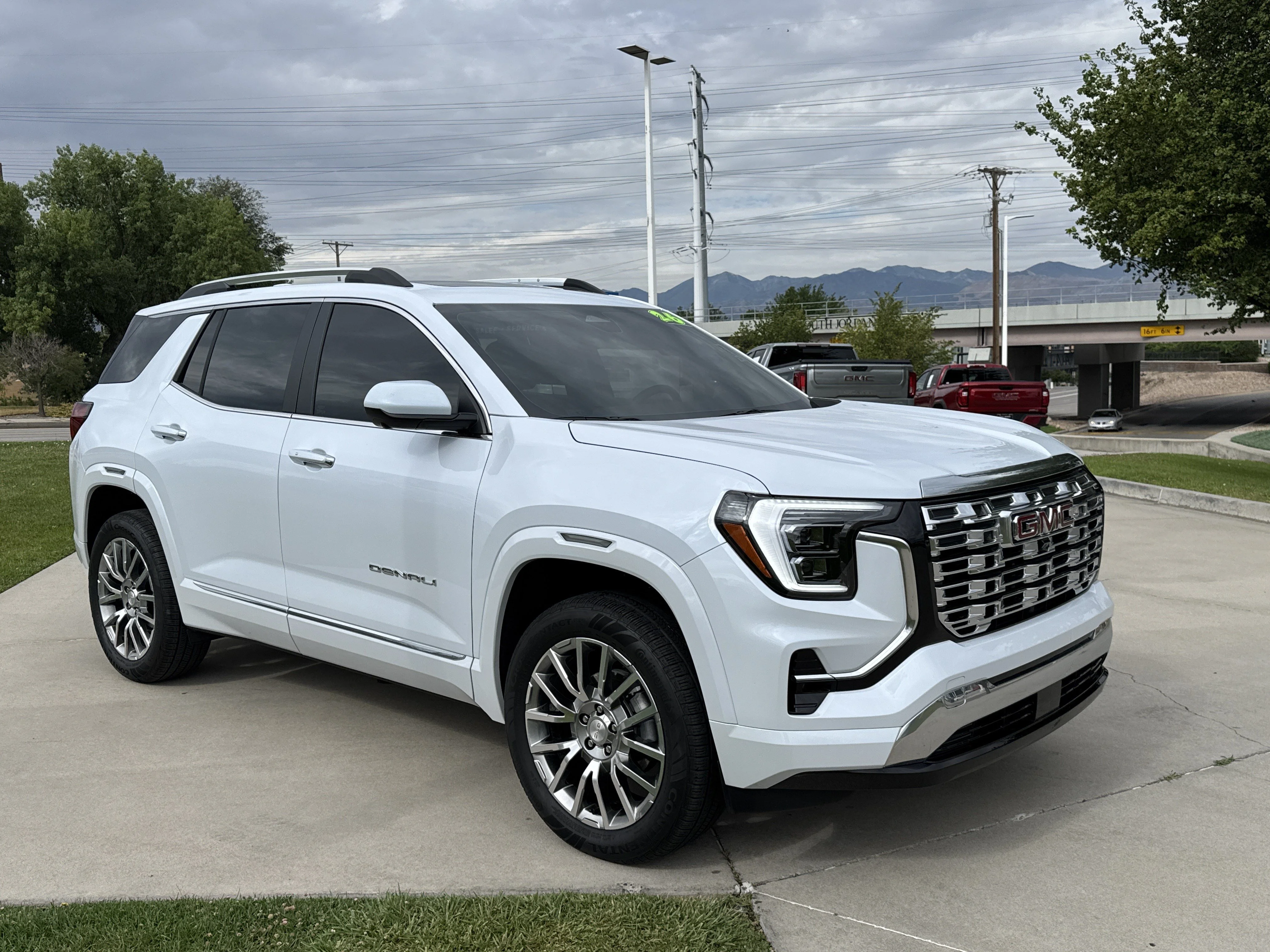 Used 2026 Glacier White Tricoat GMC AWD Denali image 8