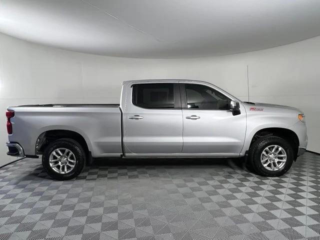Used 2022 Silver Chevrolet LT image 8
