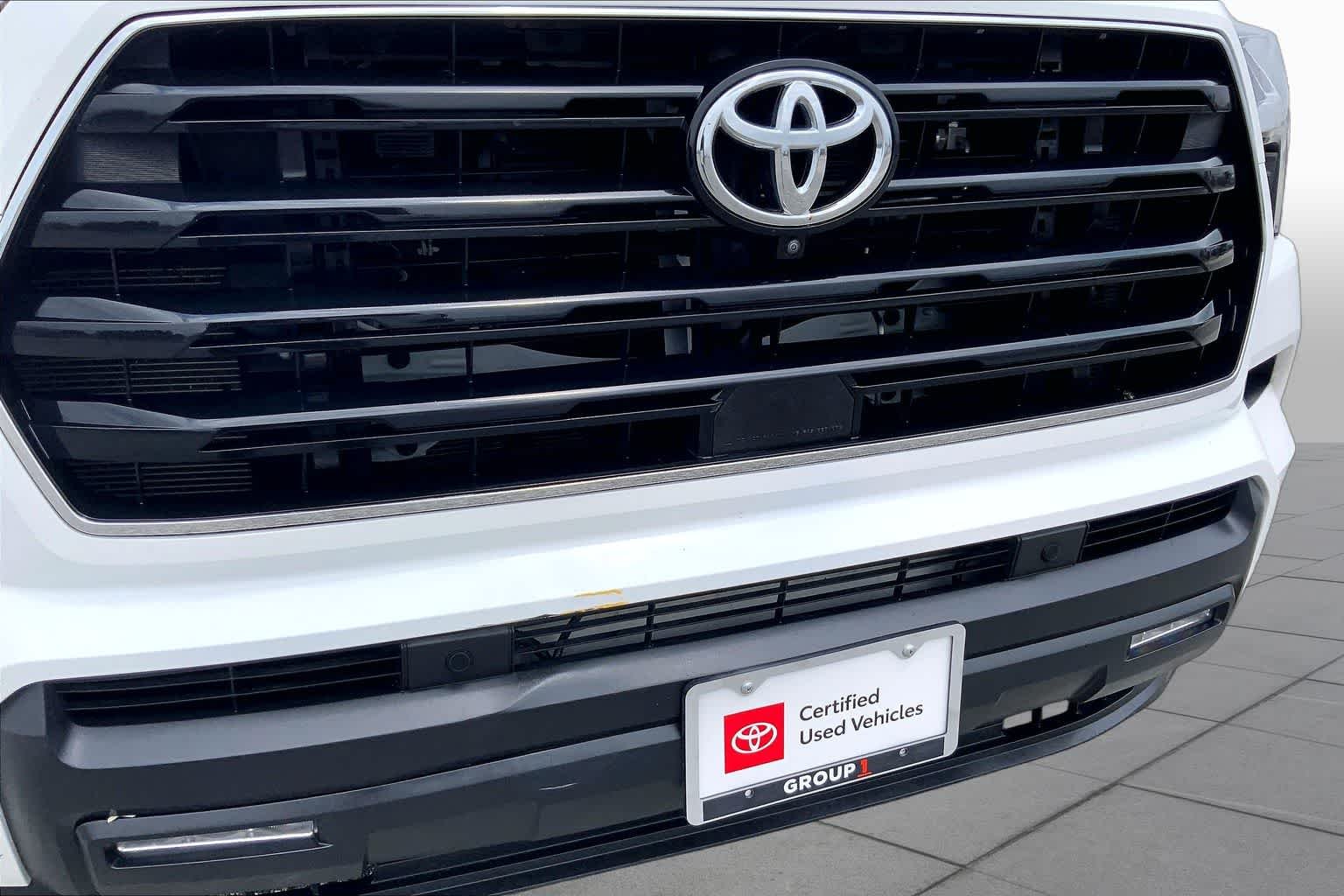 Used 2025 Ice Cap Toyota SR5 image 29