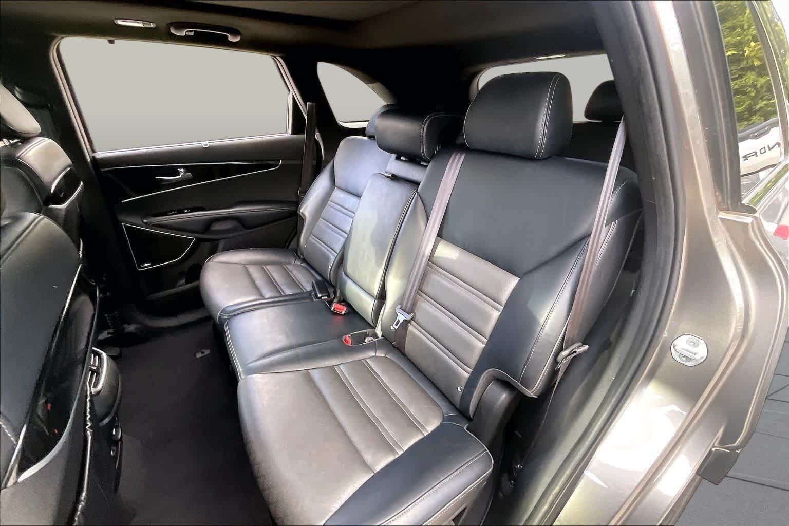 Used 2016 Titanium Silver Kia SXL image 21