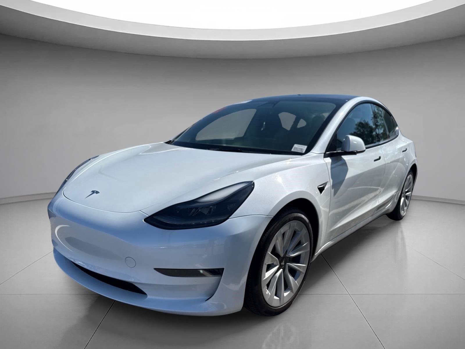 Used 2023  Tesla  image 2