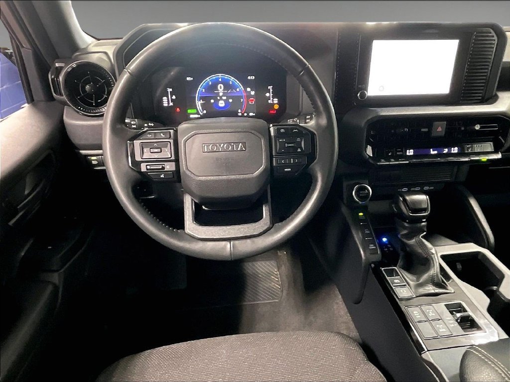 Used 2025  Toyota 1958 image 18