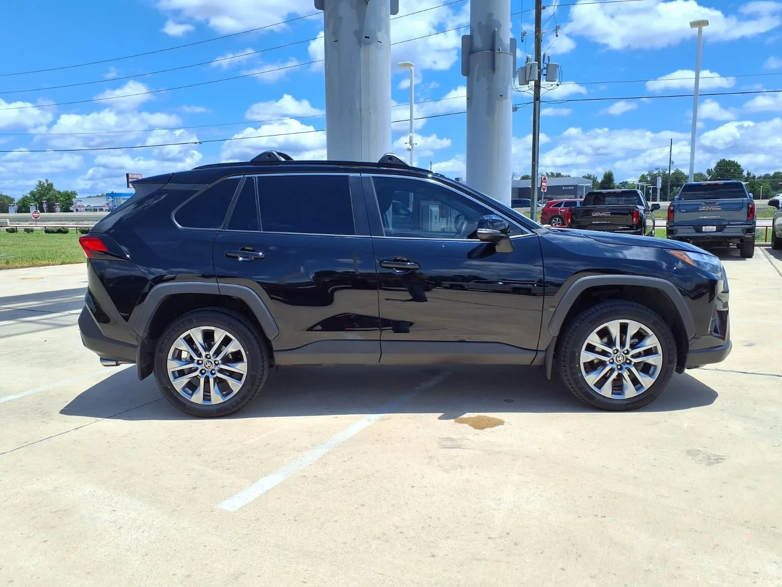 Certified Used 2024 Black Toyota XLE Premium image 5
