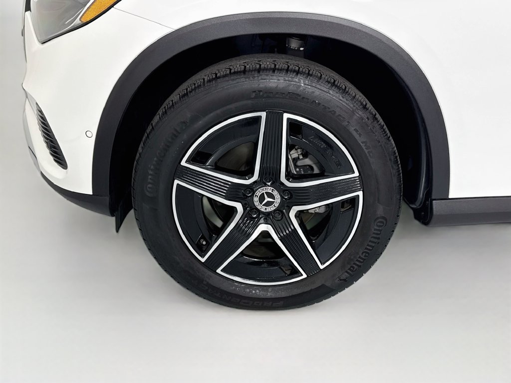 Certified Used 2026 Polar White Mercedes-Benz GLC 300 image 30