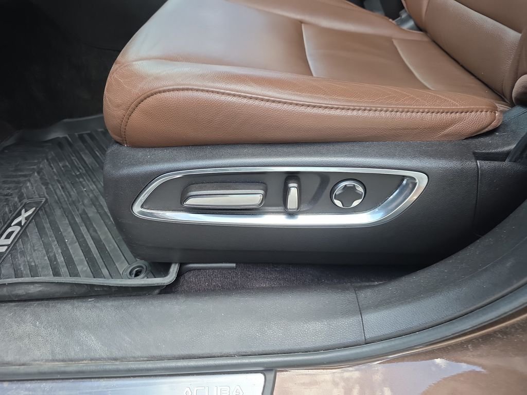 Used 2019  Acura 3.5L image 12