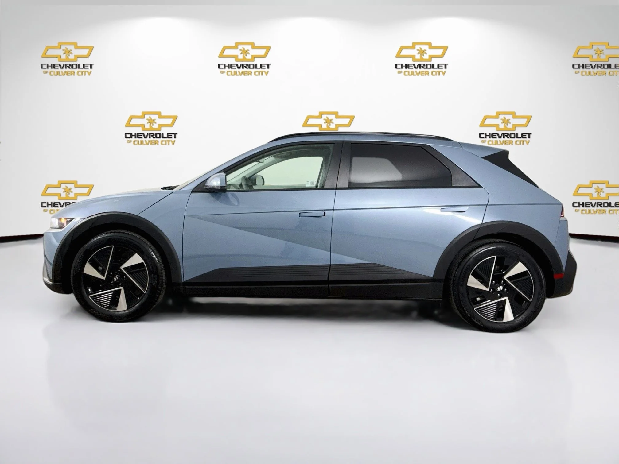 Used 2025 Blue Hyundai SEL image 5