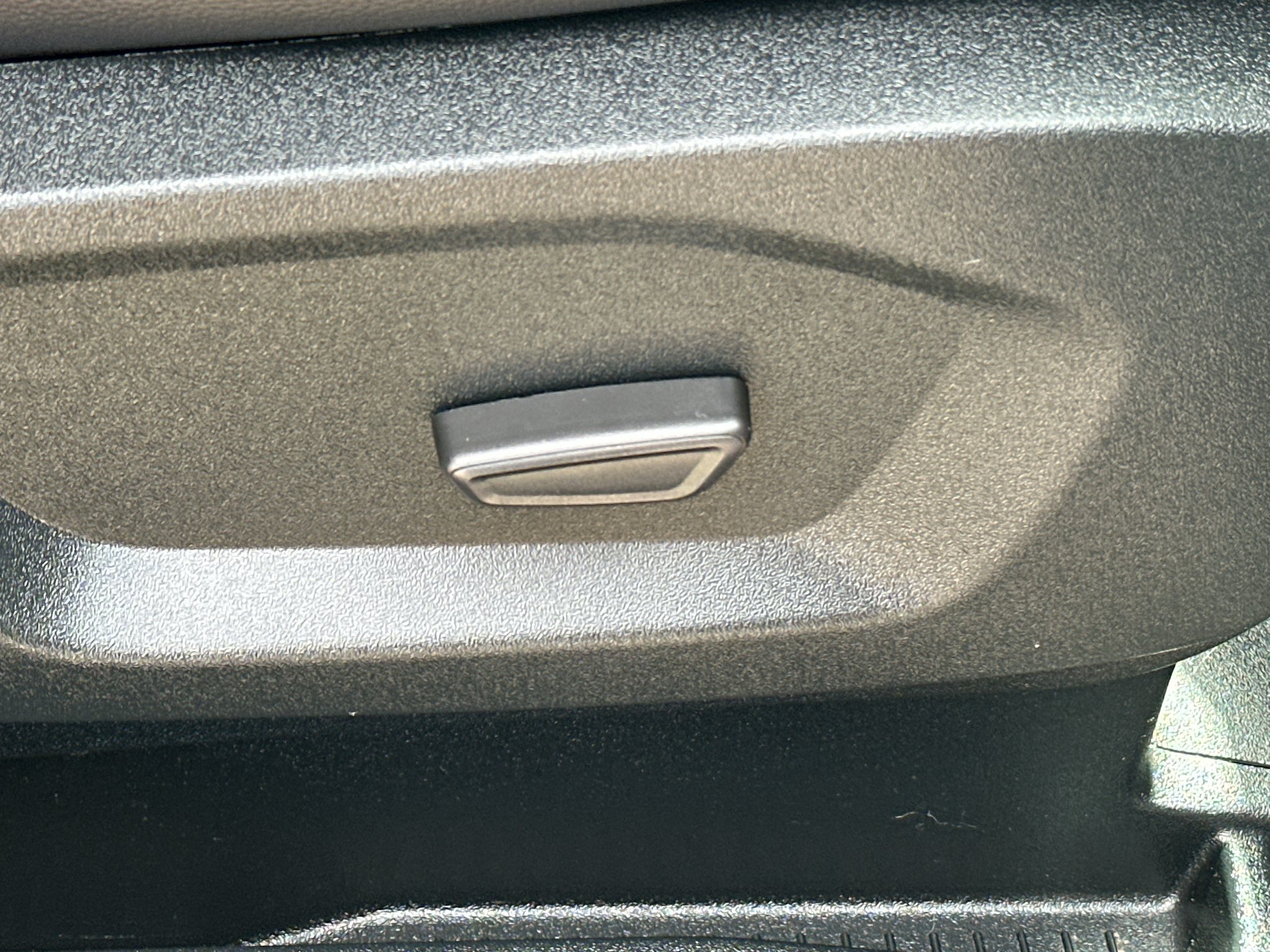 Used 2022 Carbonized Gray Metallic Ford SEL image 31
