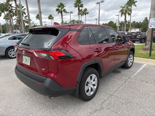 2024 Toyota RAV4 LE photo 3
