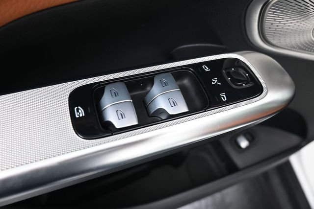 Used 2024 White Mercedes-Benz GLC 300 image 13
