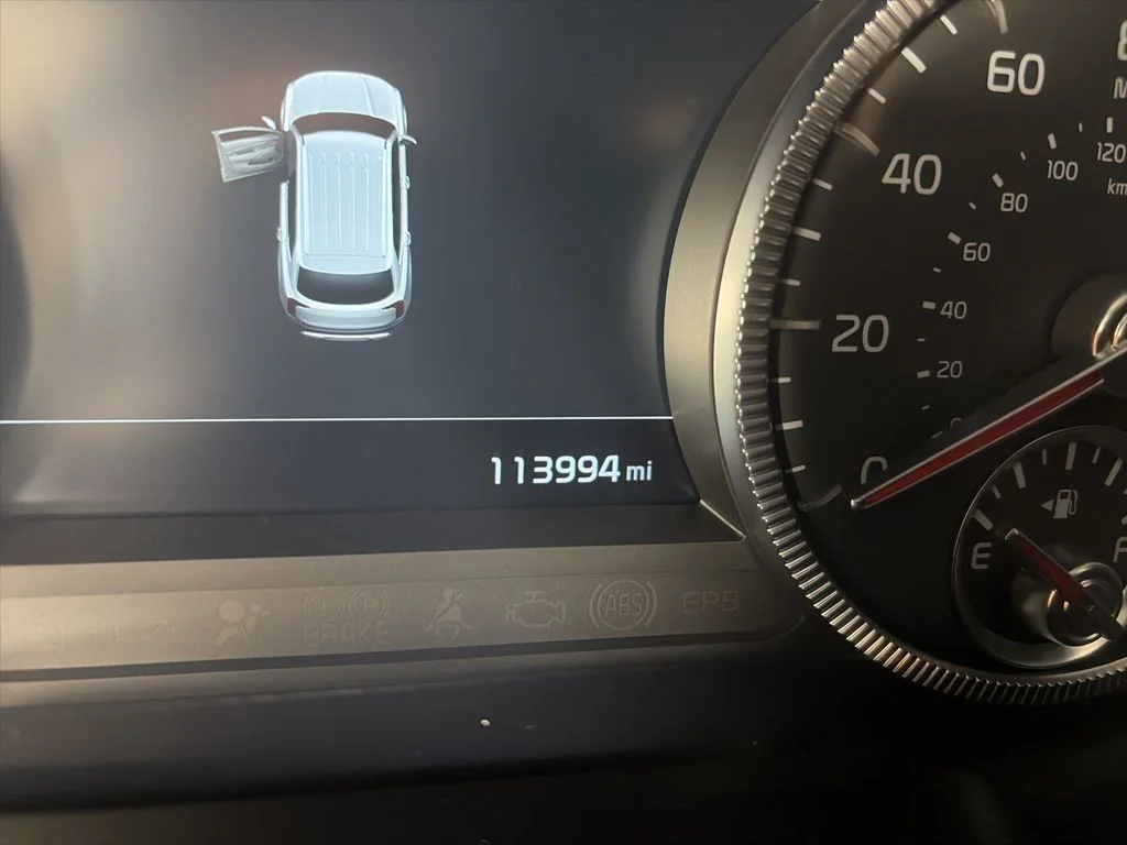 Used 2022 Silver Kia SX image 5