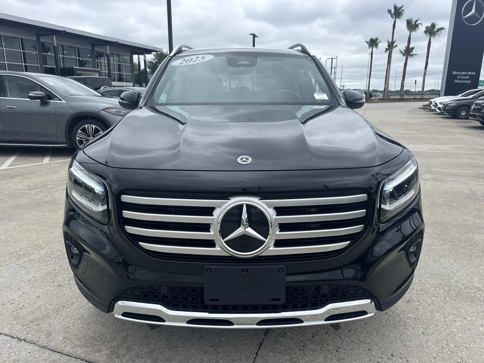 Certified Used 2025 Black Mercedes-Benz GLB 250 image 2