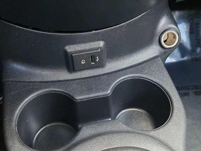 Used 2017 Silver Nissan SV image 39