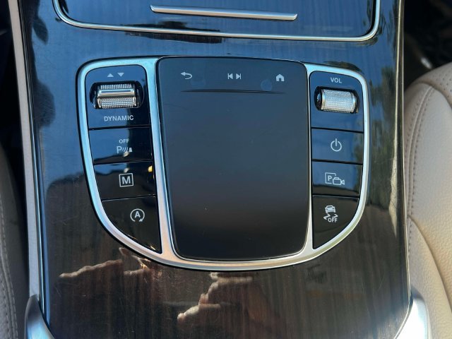 Used 2022 Black Mercedes-Benz GLC 300 image 33
