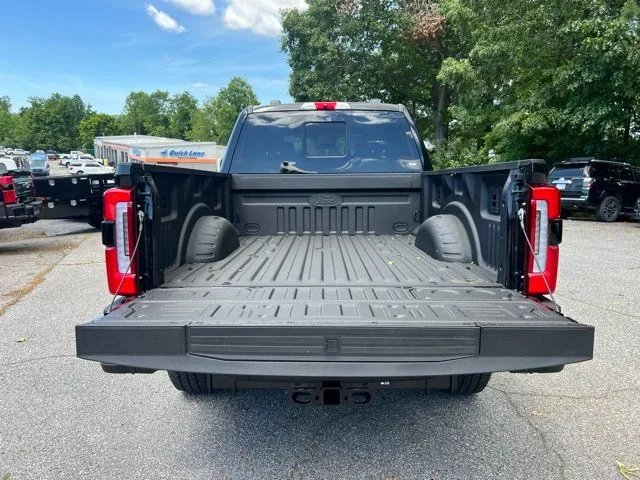 2025 Ford F-250 Super Duty Platinum - Photo 24